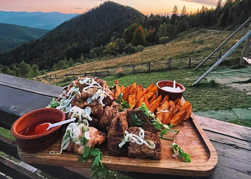 Перевал-колиба Русанівка