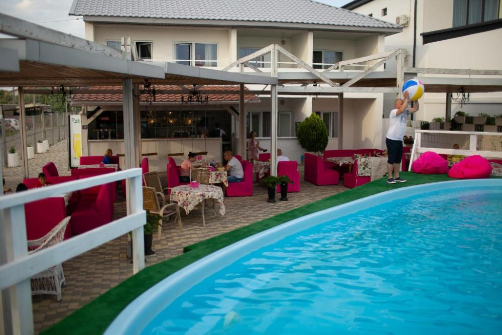 Комплекс для відпчинку в Кароліно-Бугаз