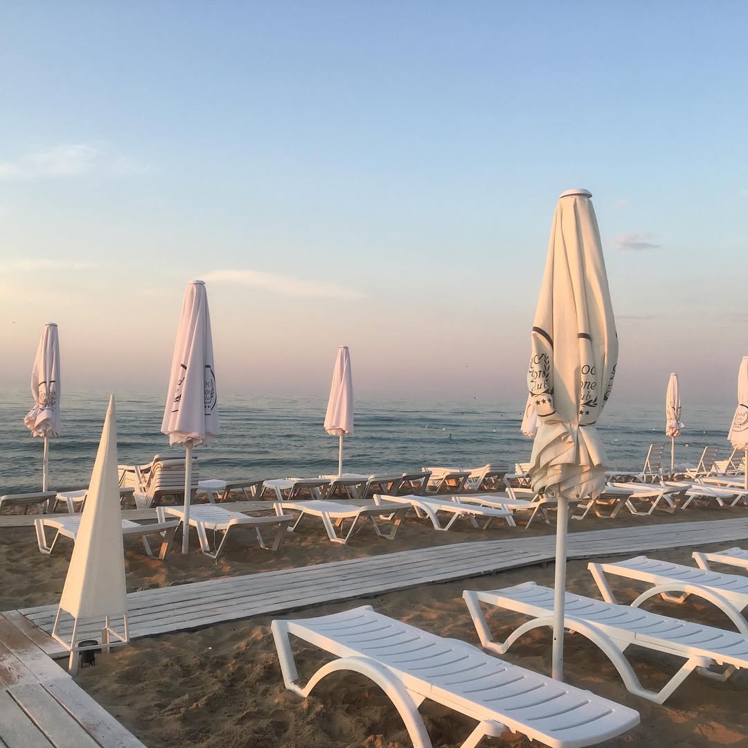 Кароліно-бугаз пляж