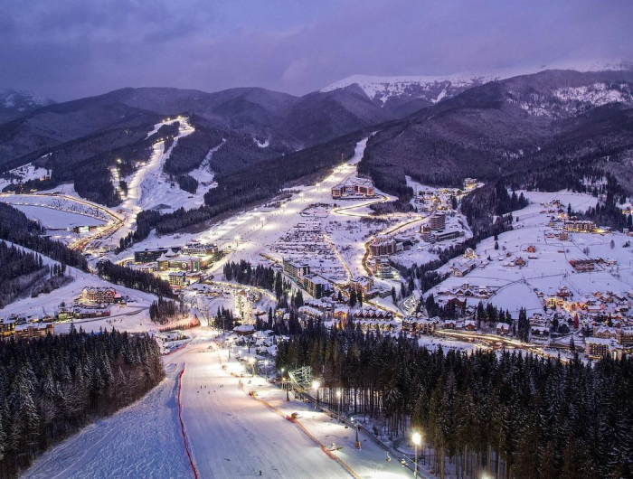 Вид на Буковель взимку