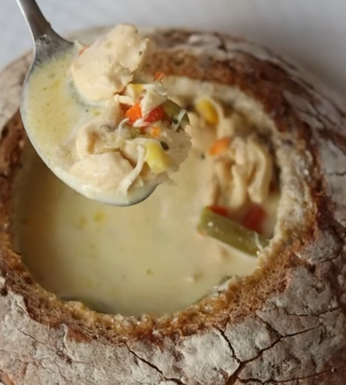 Берегове: суп Тарконь в хлібі