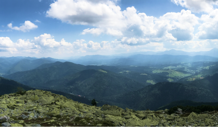 Вид з гори Хом'як