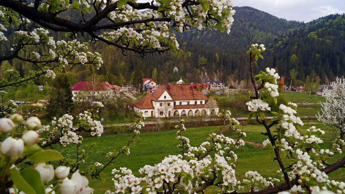 Що подивитись у Татарові: залізнична станція