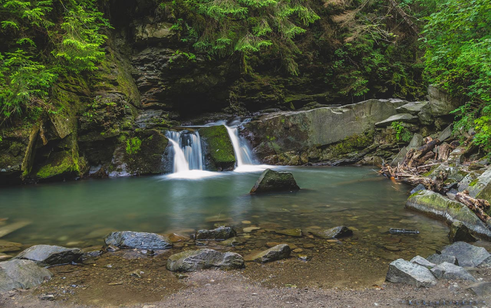 Яремче: водоспад Дівочі сльози