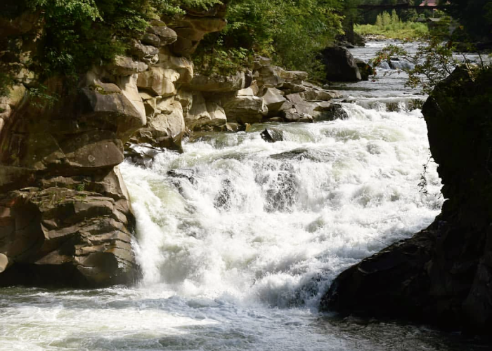 Яремче: водоспад Пробій